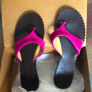 NWT Garnet Hill Fuschia sandals